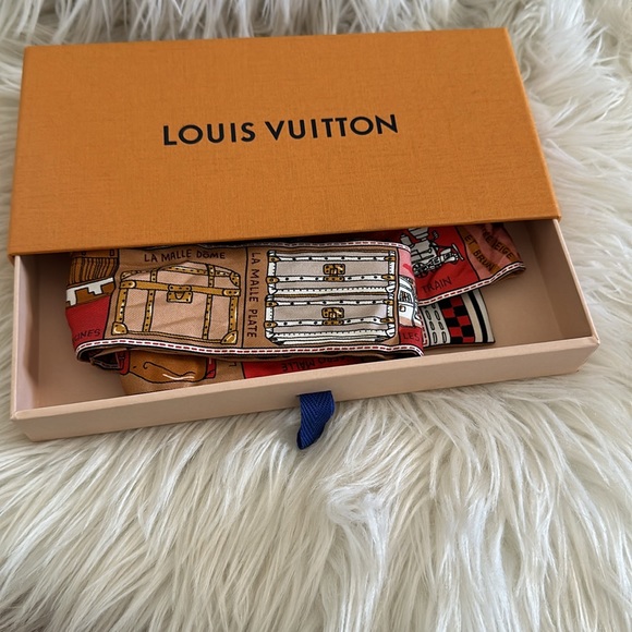 Louis Vuitton twilly scarf with box - Picture 5 of 5
